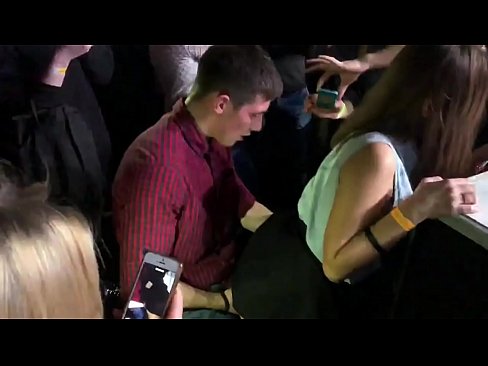 ❤️ Sessu reale in una discoteca russa. Una ragazza russa di 18 anni in l'anu è a vagina scopata in una discoteca ️❌ Super sex à co.cassino-vulkan646.ru ﹏